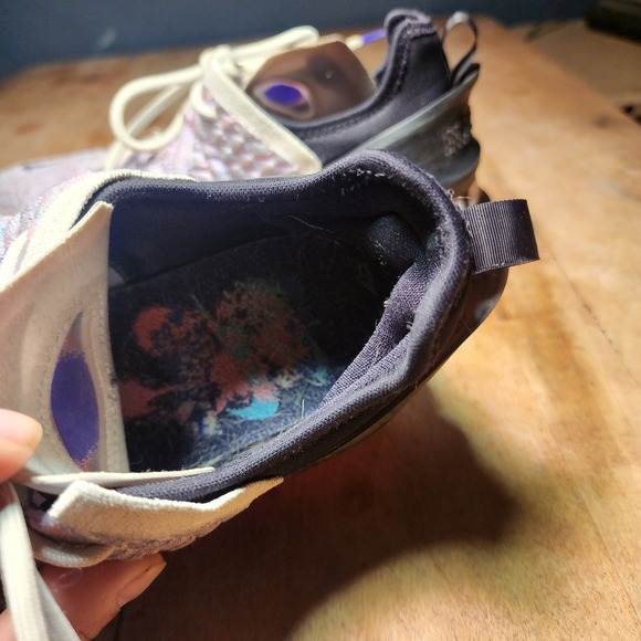 LeBron Witness 6 Kids Basketball Shoes Sneakers Coconut Milk Polarized Blue 4.5 - Picture 10 of 11